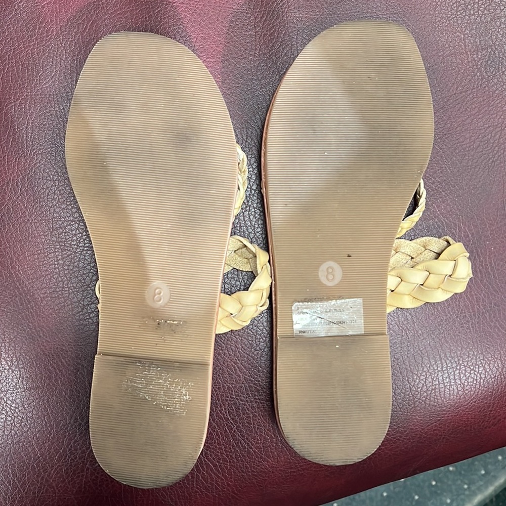 Universal Thread Beige Twist Sandals - Picture 2 of 2